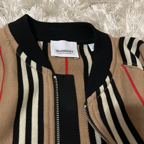 Burberry Jacket size 2 year - Picture 2 of 3